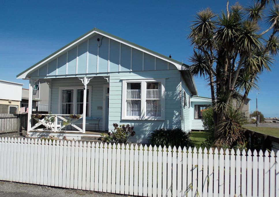 Shopping for Gifts in Hokitika