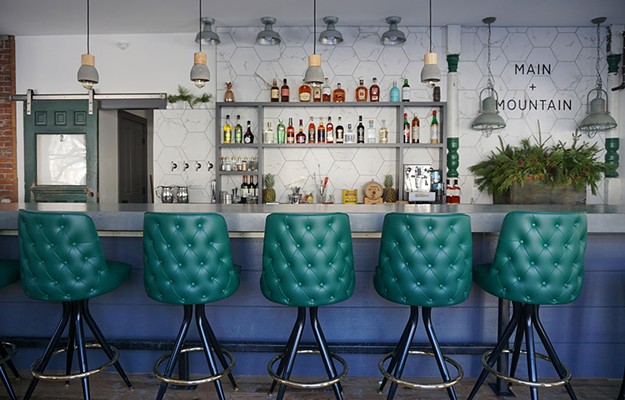 Homestyle Hostel Inn & Restaurant ~ Ludlow, Vermont