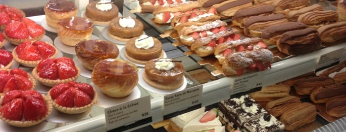 Restaurants within a short walk from the condo