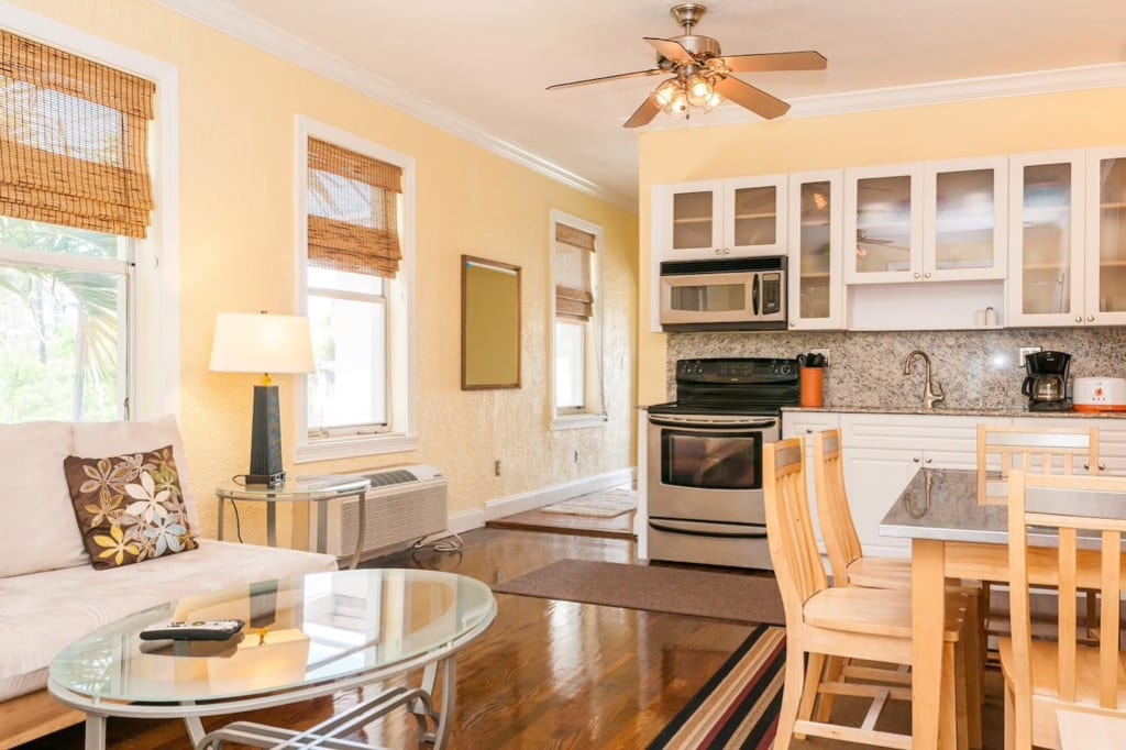 5 Minute walk to Beach - 2 Bedroom | Miami Beach, FL, United States | HOUFY