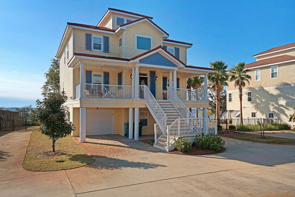 360 Degrees - A Virtual View of The Seahorse Retreat & Palm Breeze Beach House