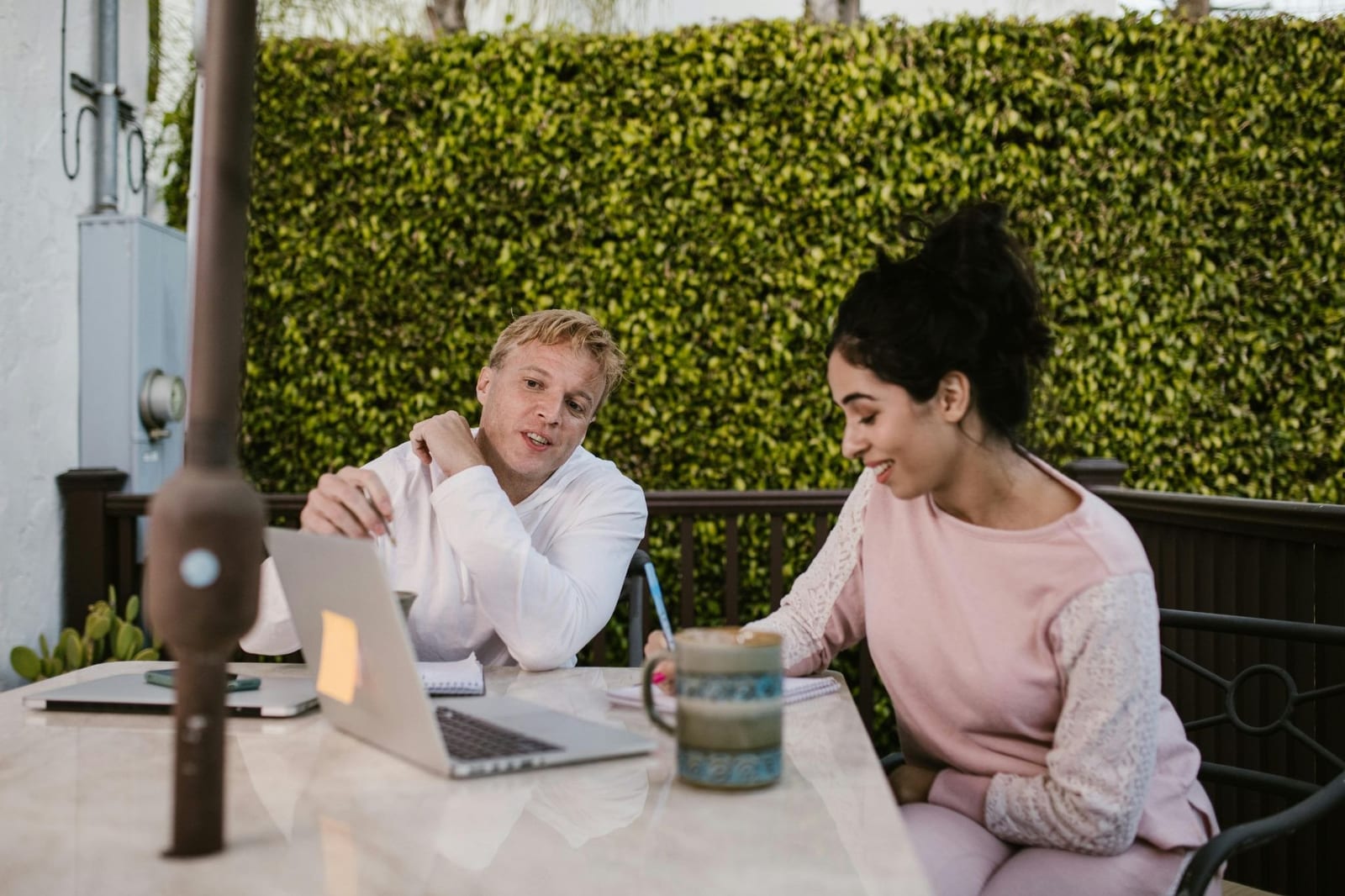 Vacation Rental Property Manager vs. Self-Management: How to Decide