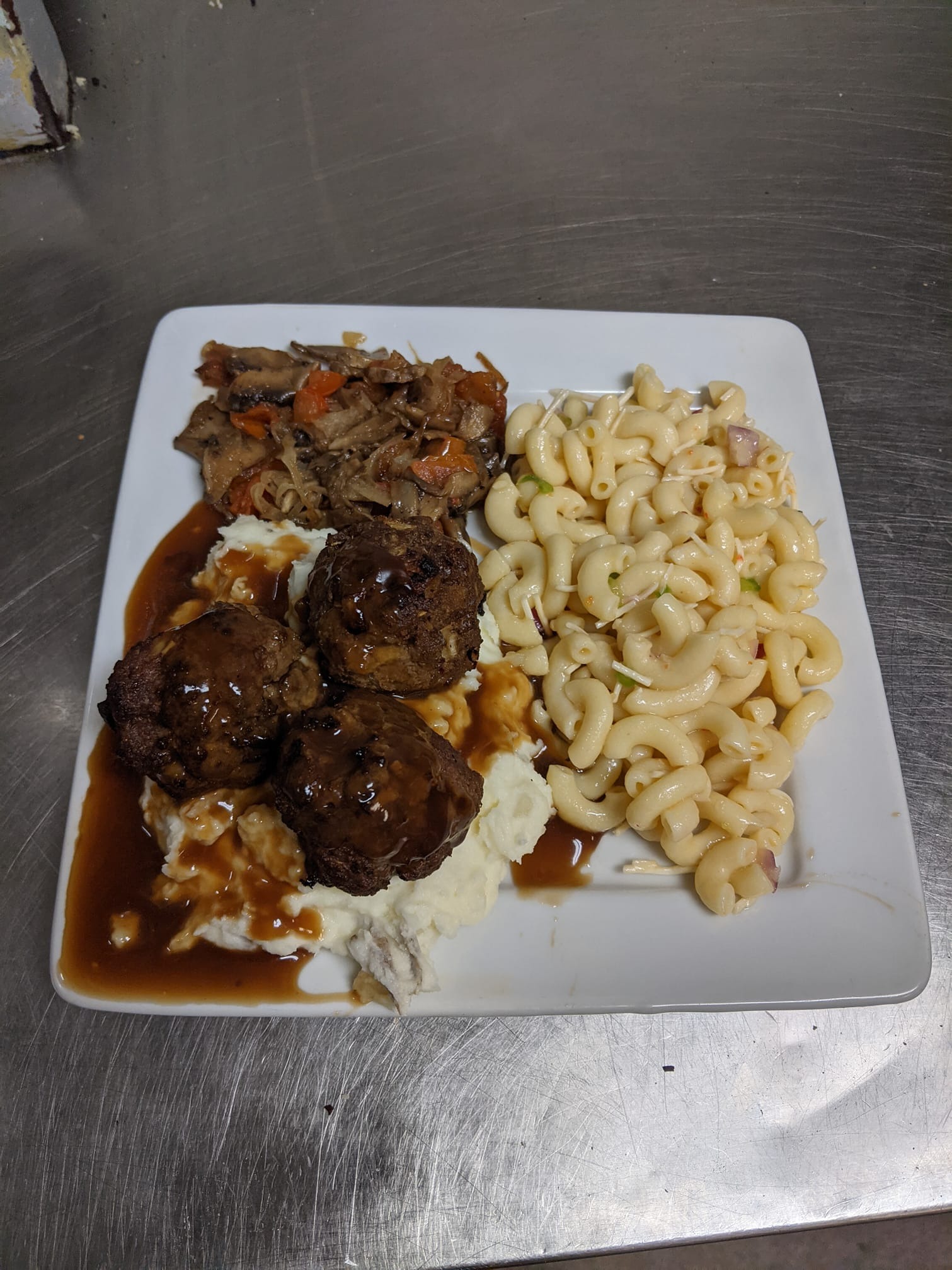 Hef's Sports Bar + Restaurant 