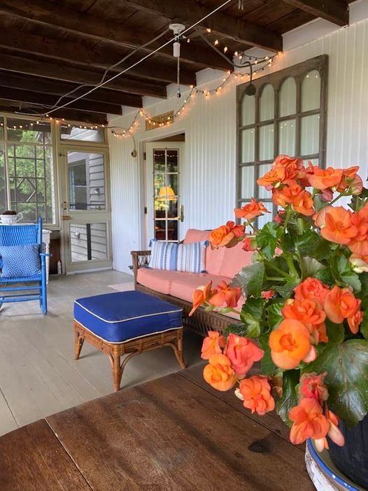 Couple's Retreat Vintage Vibe