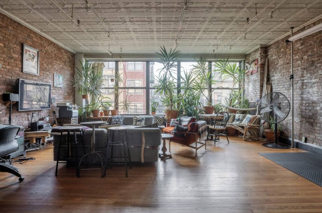 Epic House Party Rentals for an Exclusive Event