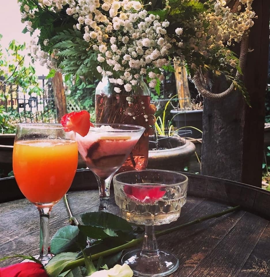 Snap Dragon Bar + Kitchen