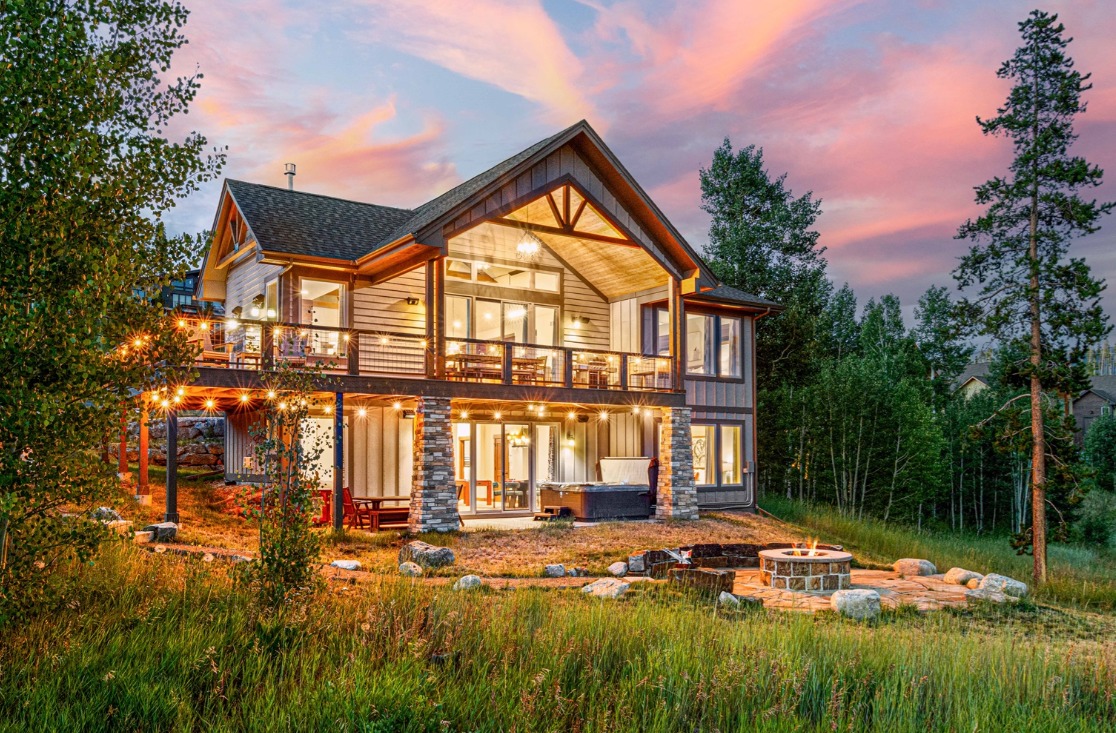 Top 10 Vacation Rentals for a Cozy Fall Getaway