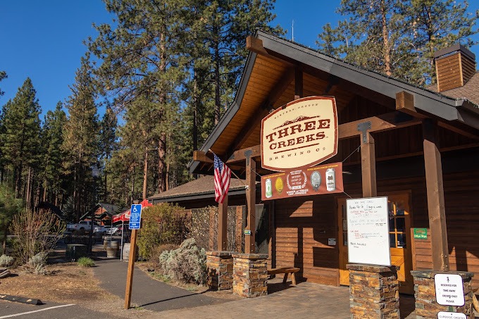 Exploring Sunriver's Craft Beer Scene: A Tasting Tour of Local Breweries