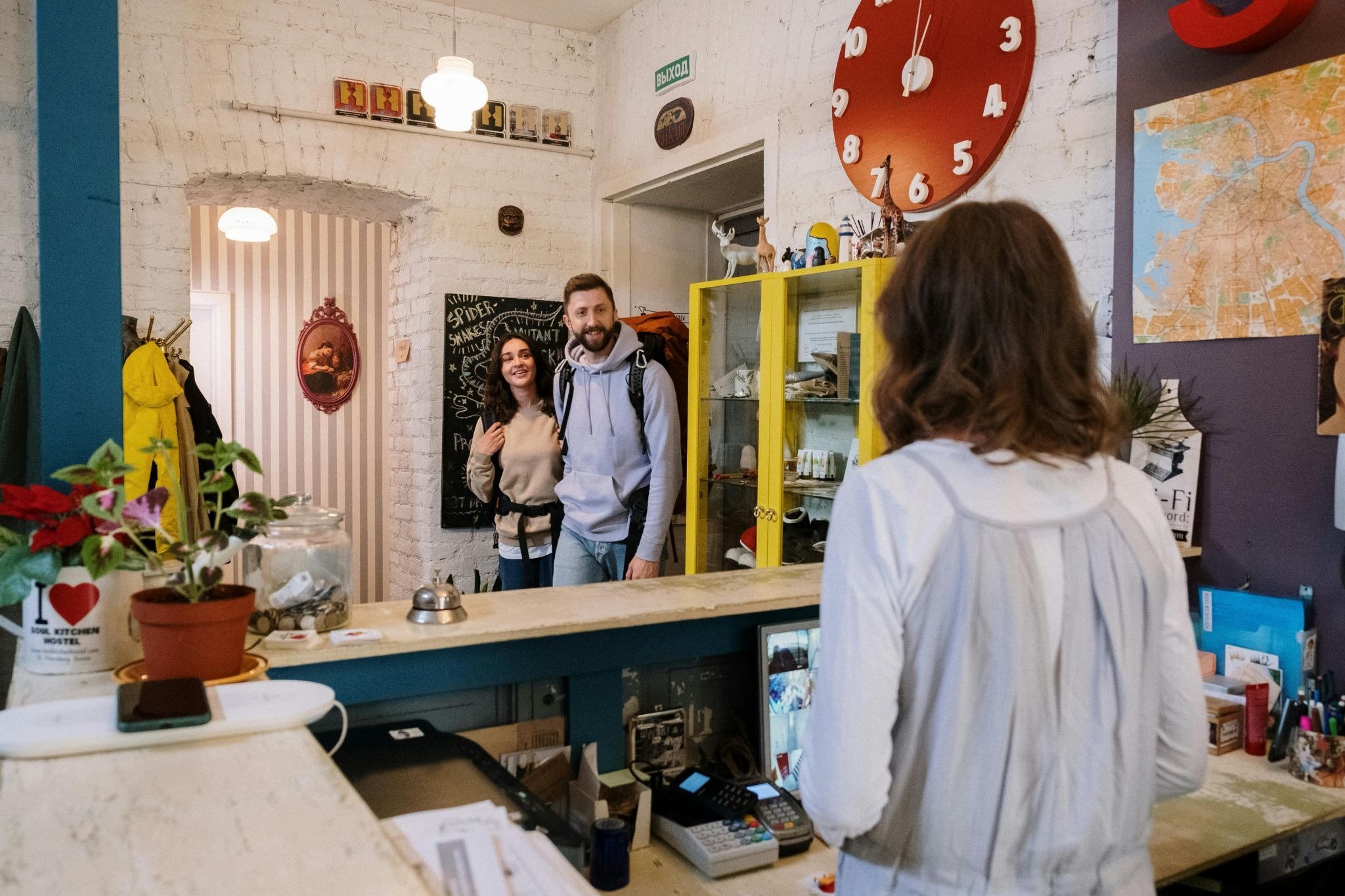 Vacation rental direct booking benefits for hosts and travelers