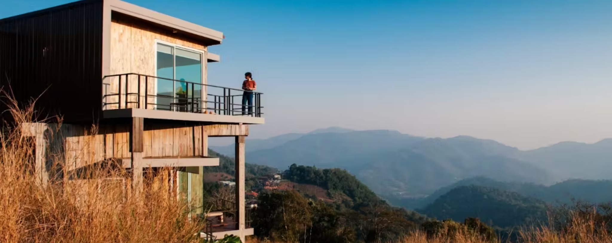 Stay Ahead of the Game with the 2023 US Mid-Year Short-Term Rental Outlook Report