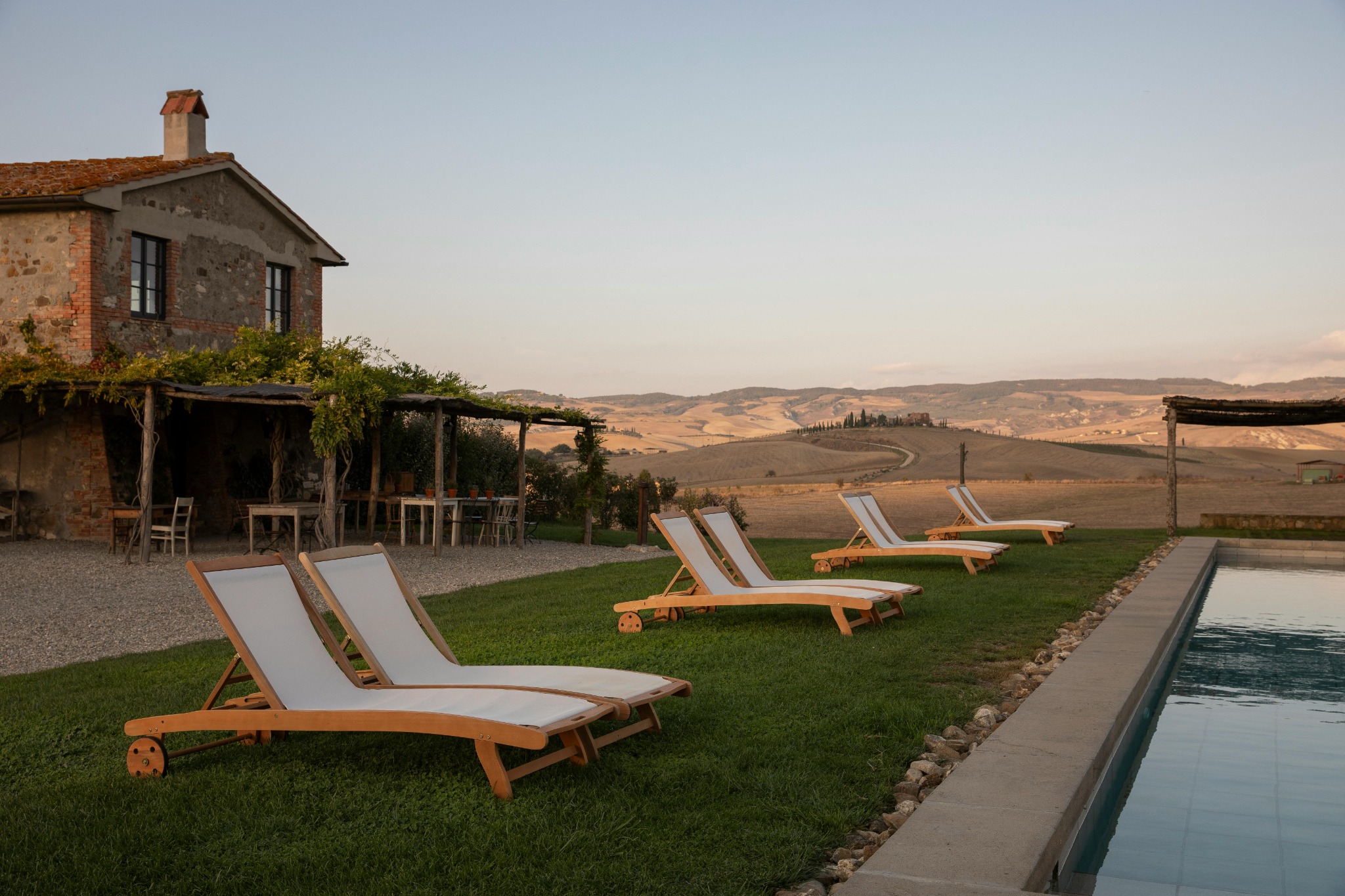 How to Create a Memorable Outdoor Space for Your Vacation Rental