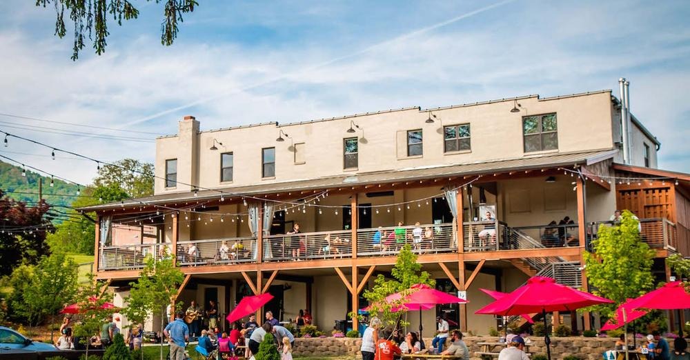 Homeplace Beer + Hog Hollow Pizza