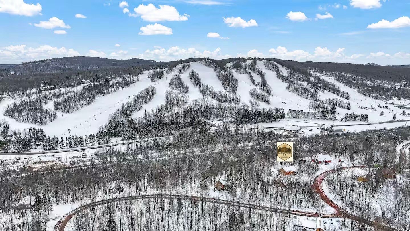 Mid-Week Discounts at Cabin Fevers 2 Near Powderhorn & Snowriver