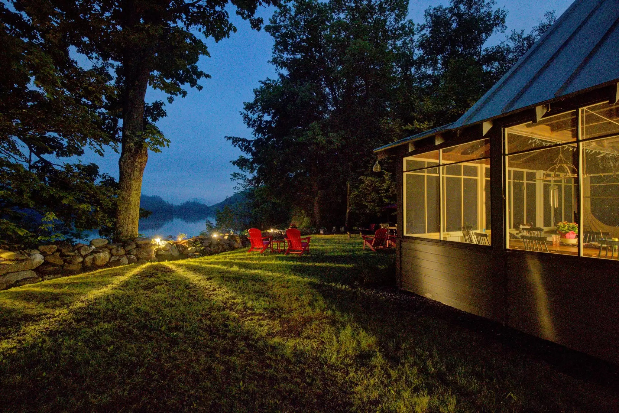 Traveling With Pets: Pet-friendly Rentals for Furry Companions