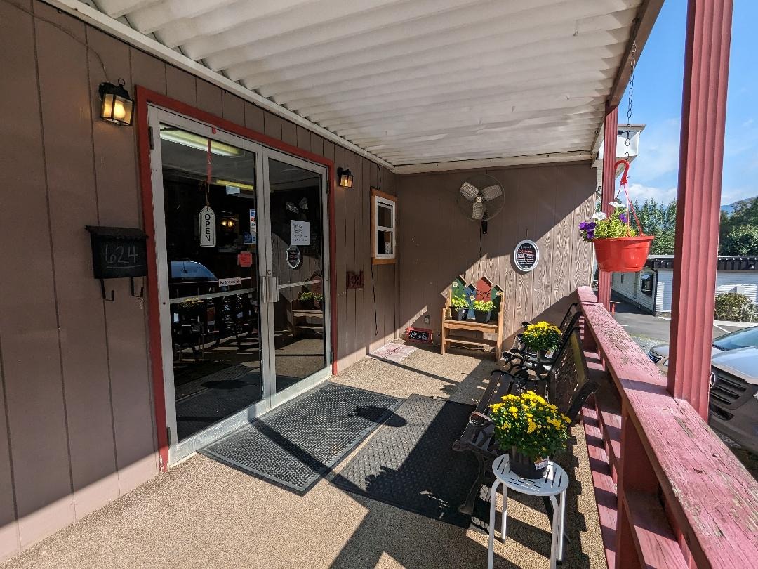 Mammie's Breakfast Barn