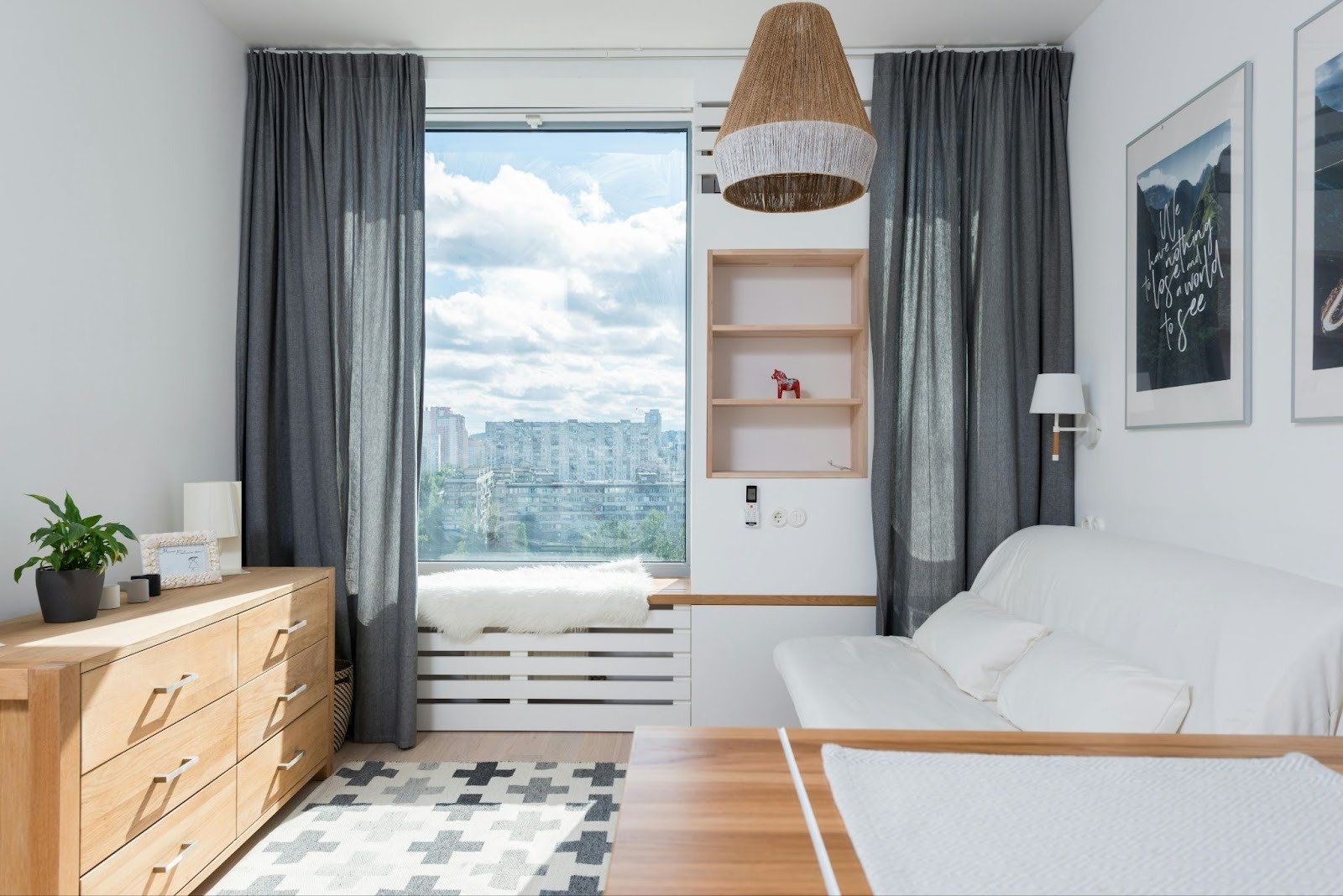 Houfy booking process explained for first-time guests