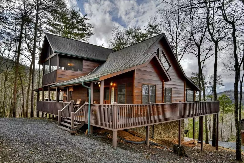 Romantic Escapes for Couples Who Love Fall