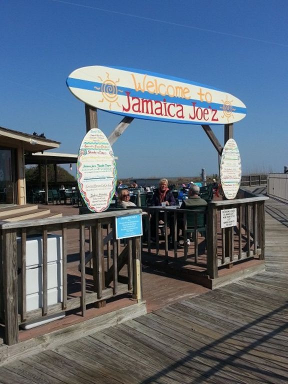 JAMAICA JOE'Z Beach Bar