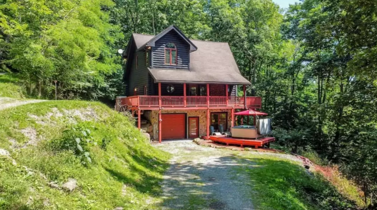 Top 10 Vacation Rentals for a Cozy Fall Getaway