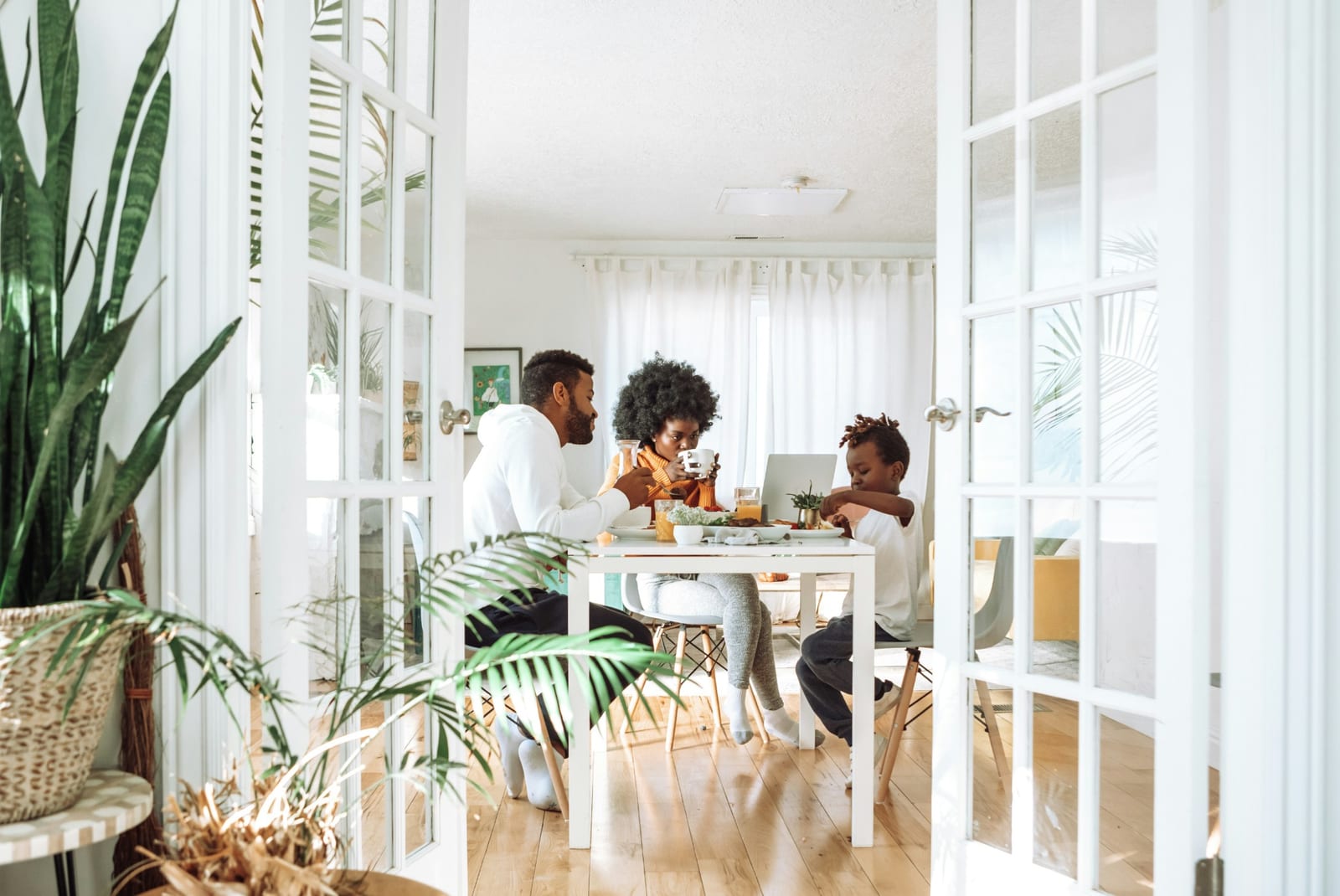 Vacation Rental Startup Checklist: Tips for Short-term Rental Business