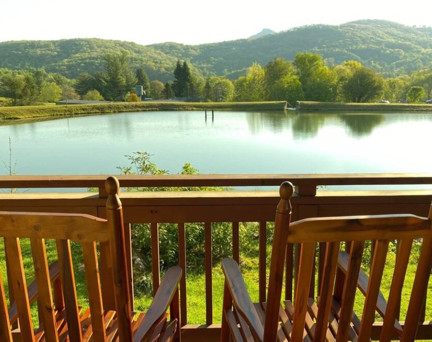 Escape to These Stunning Vacation Homes in North Carolina