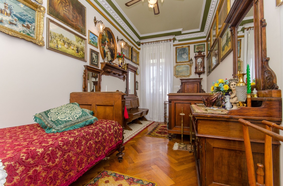 7 Uniquely Vintage Vacation Rentals for a Charming Escape