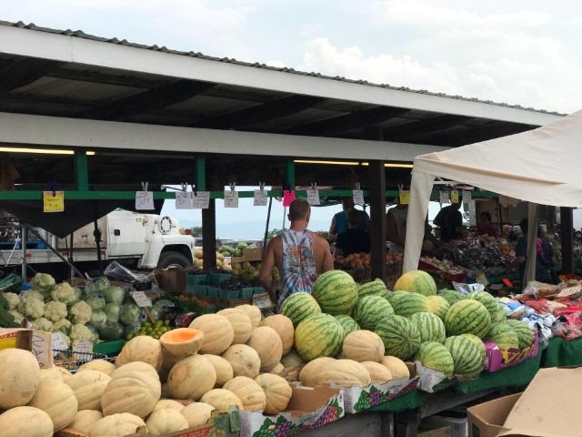 Crossroads Sale And Farmer's Market