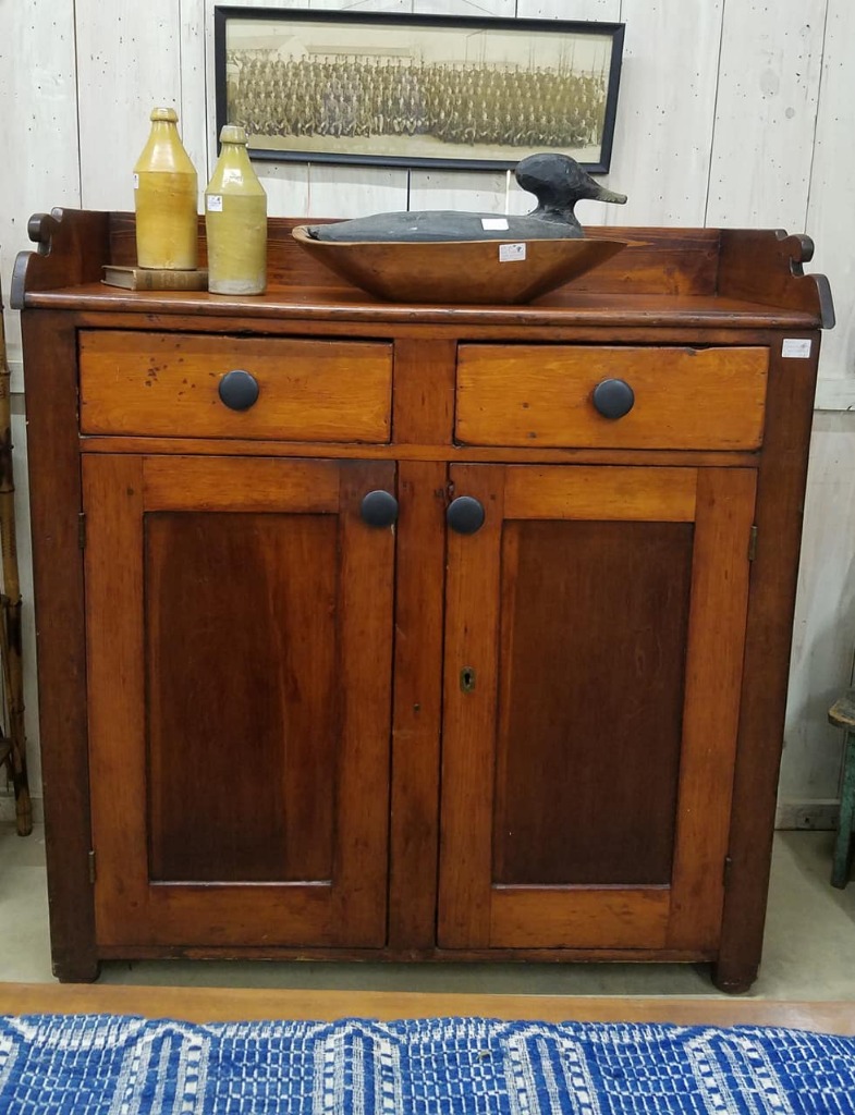 We suggest you stop at Stone House Antiques Center, Davallia Arts & Accents, and Smokeshire Designs from Chester to Ludlow.