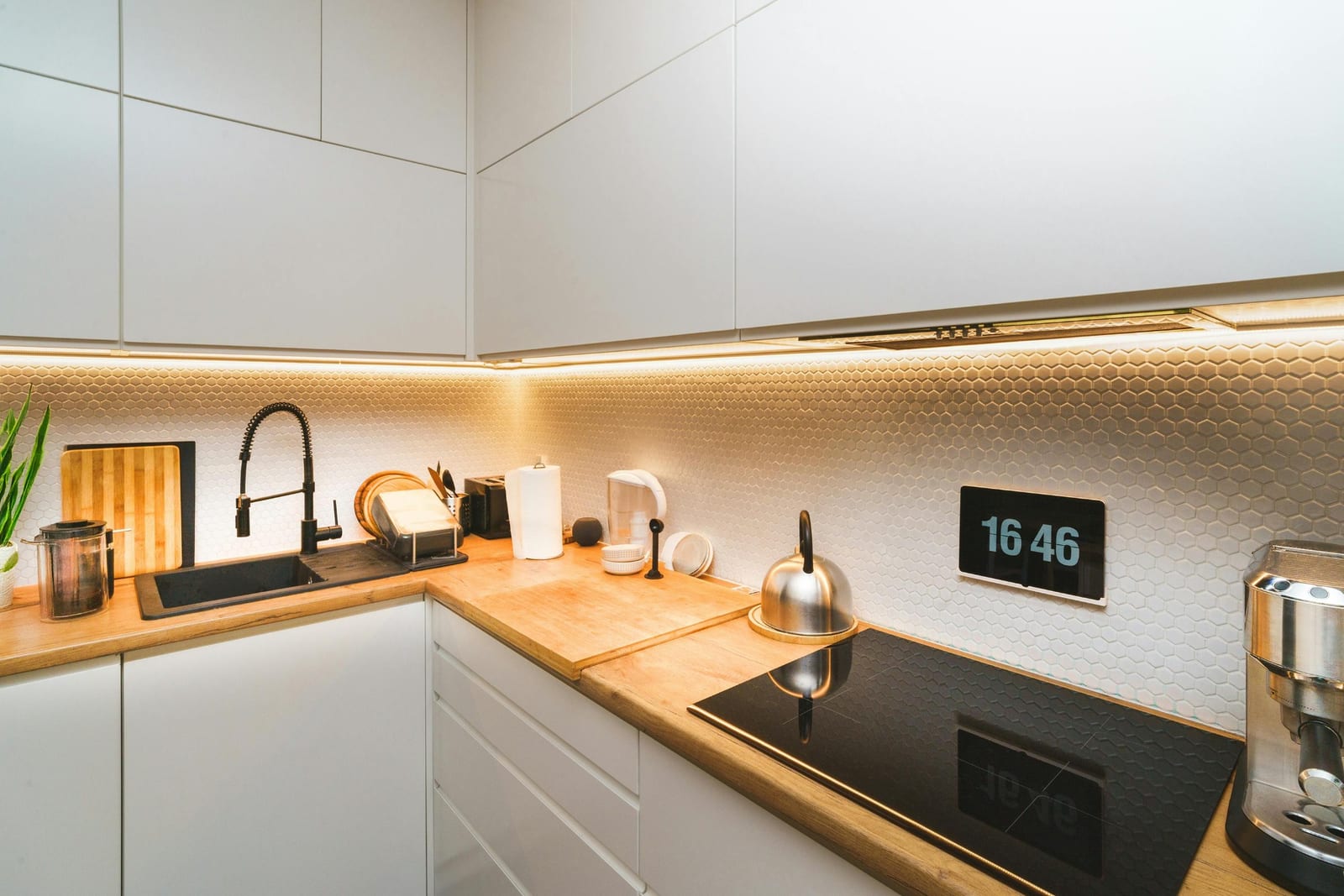 Equip Your Vacation Rental Kitchen: A Practical Guide