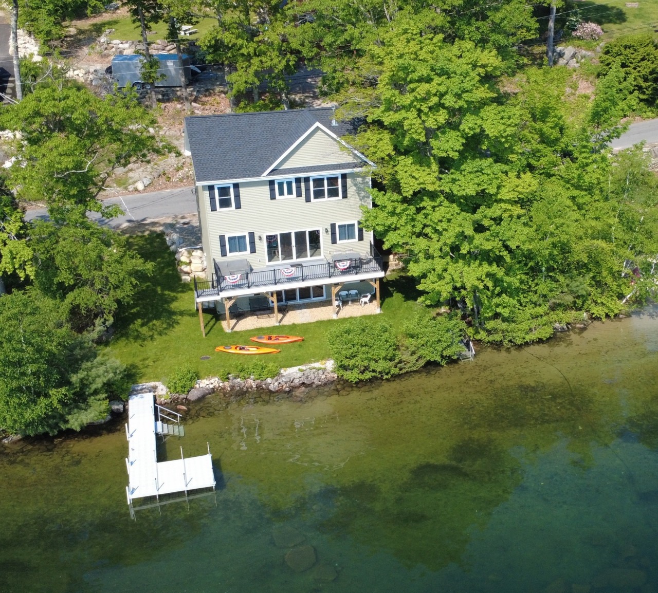 Lakefront Rentals for a Peaceful Fall Retreat