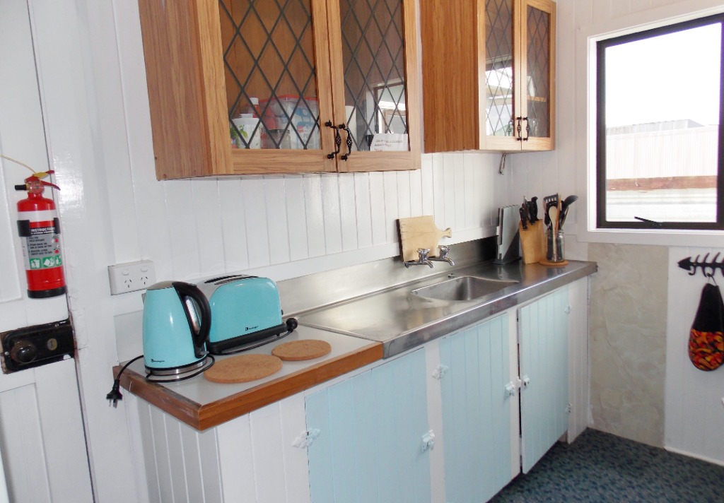 Stay In An Historic Cottage By The Sea In Hokitika