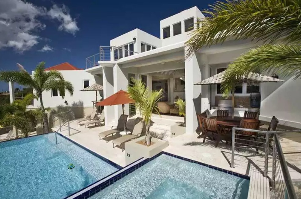 Epic House Party Rentals for an Exclusive Event