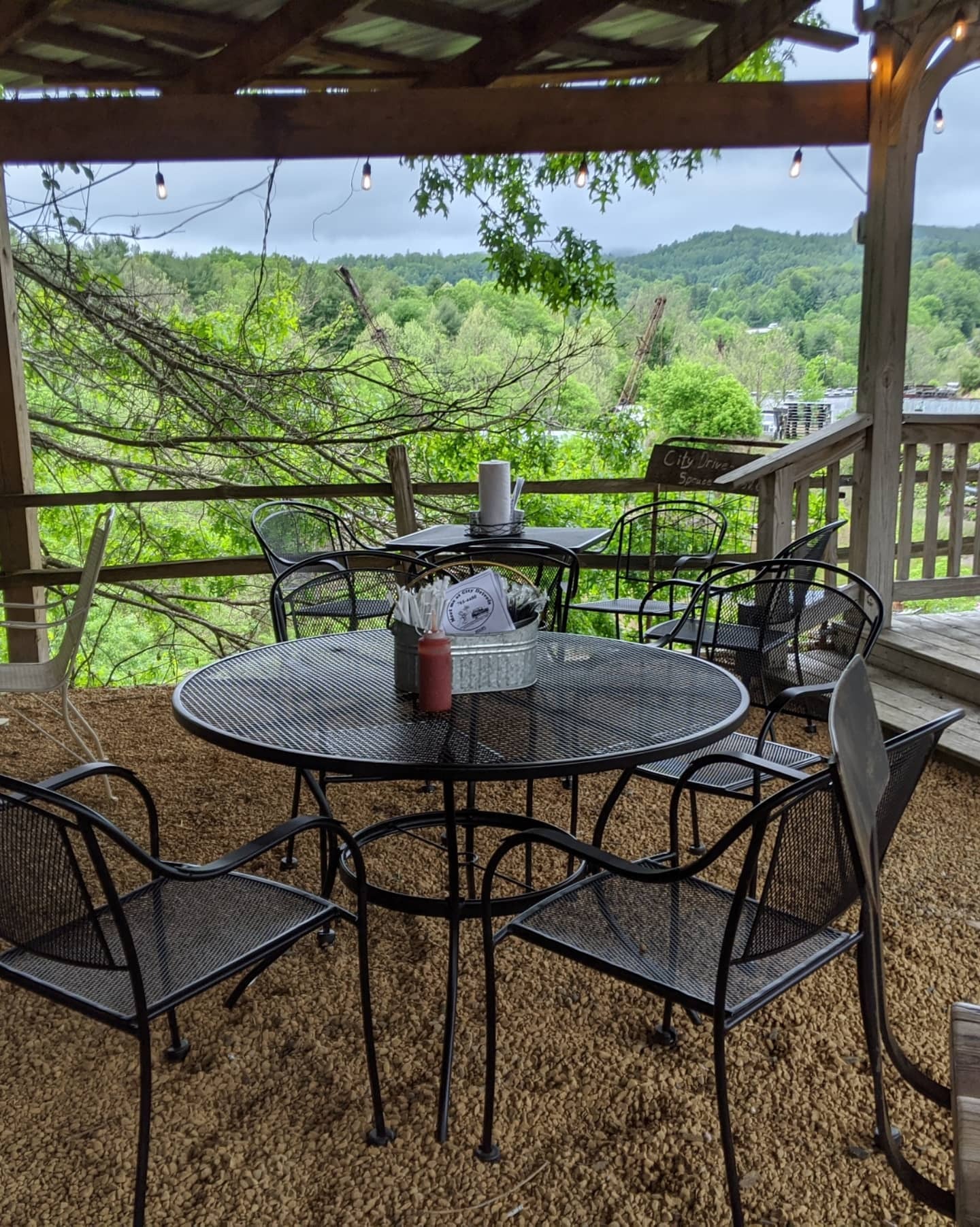 670 on Oak/City Drive-In