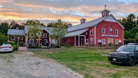Broadway in the Mountains: Summer Theater at The Weathervane