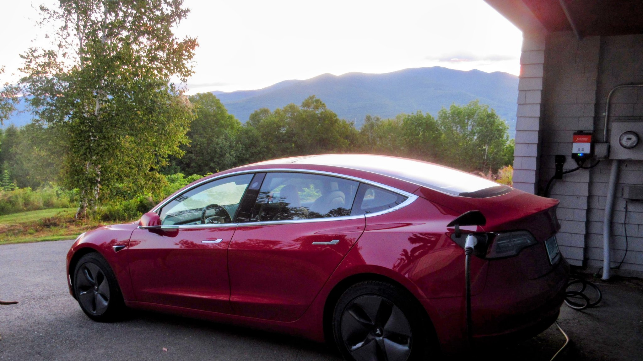 Are Electric Cars Ready for White Mountains Road Trips?