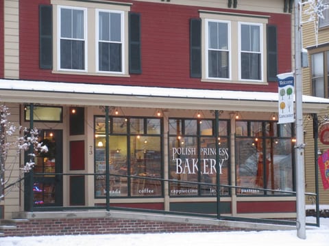 North Country Cafe Guide: Best Bakeries Near The Bray Hill House