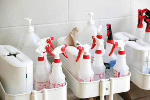 Pre-Holiday Deep Clean and Maintenance Checklist for Hosts