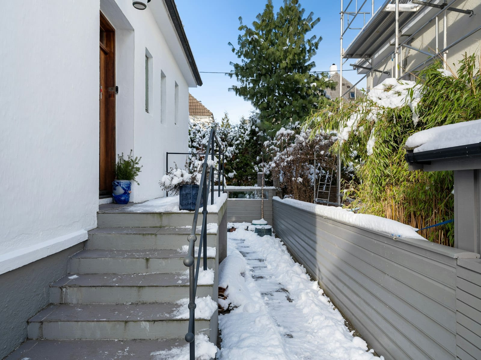 Snow, Ice and Winter Liability: What Vacation Rental Hosts Must Do
