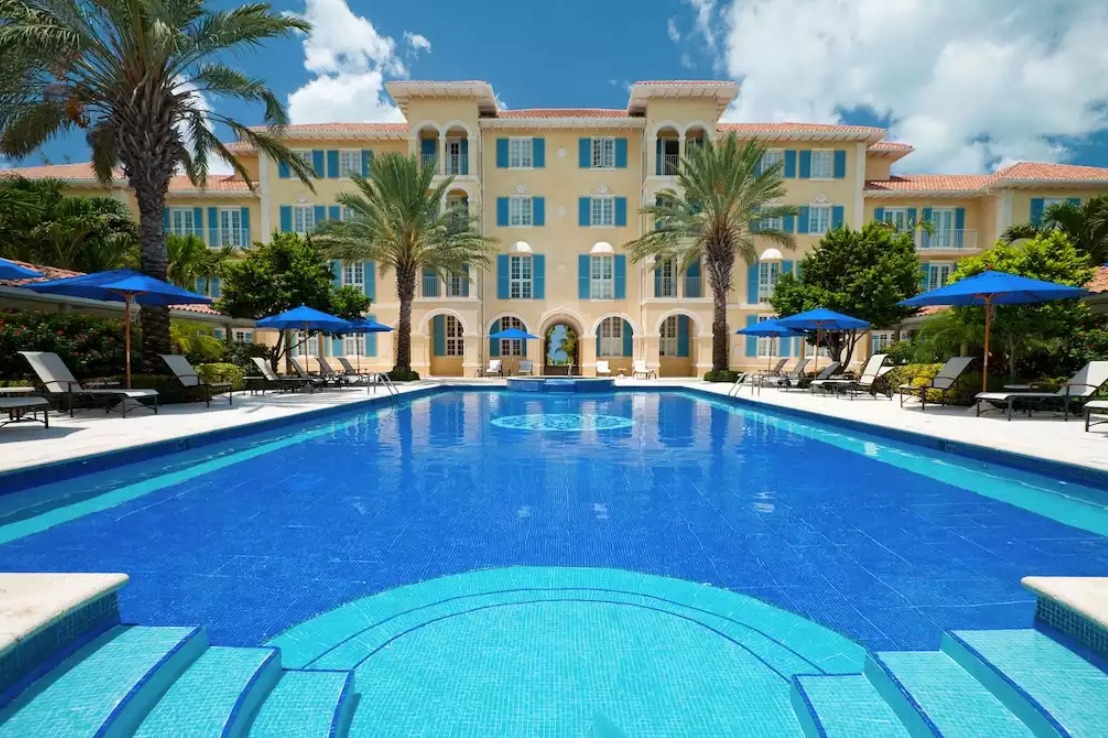 Best Luxury Vacation Rentals for a Lavish Getaway