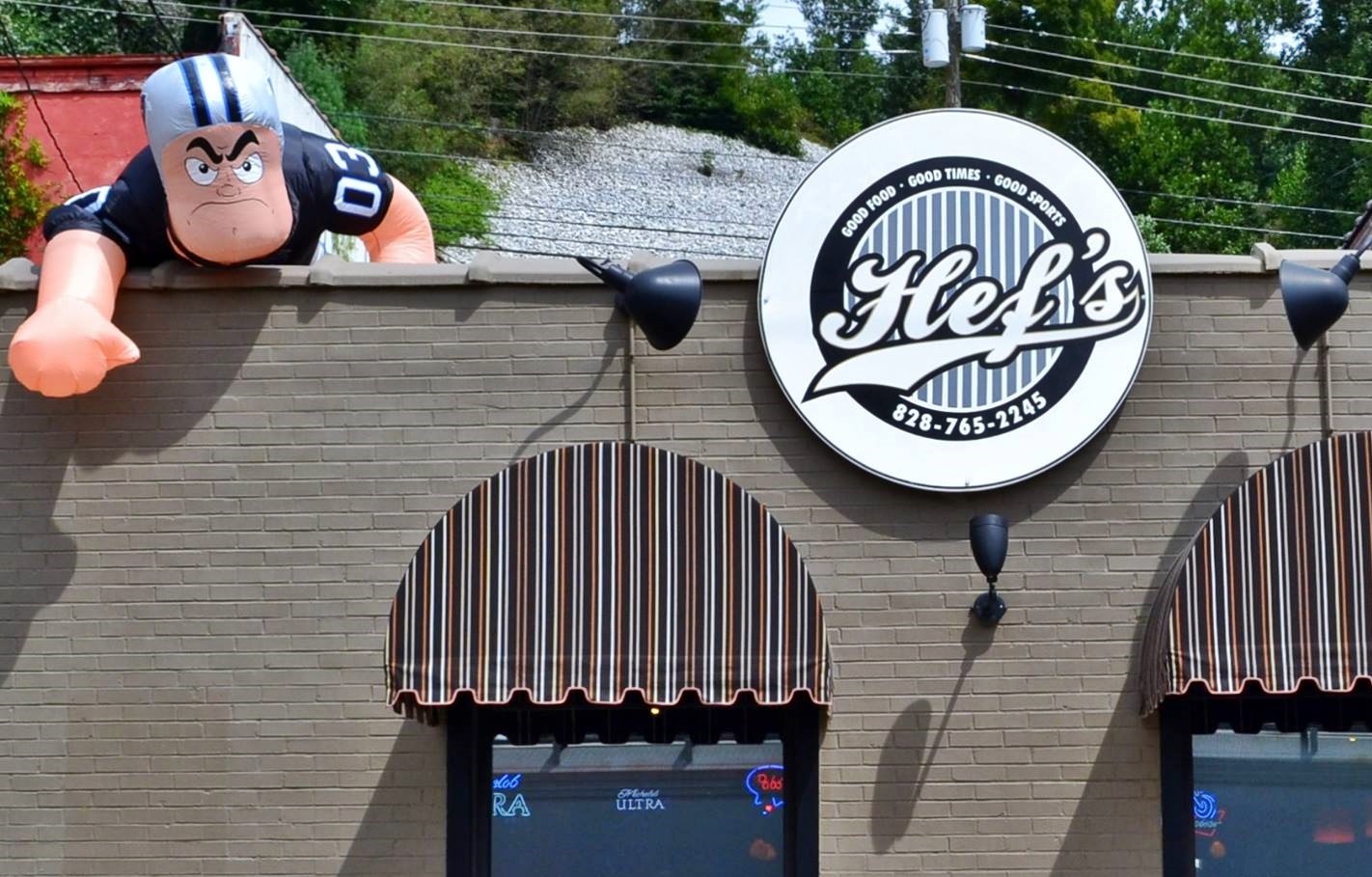 Hef's Sports Bar + Restaurant 