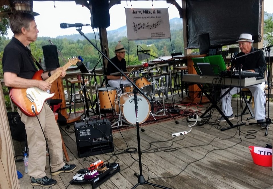 670 on Oak/City Drive-In