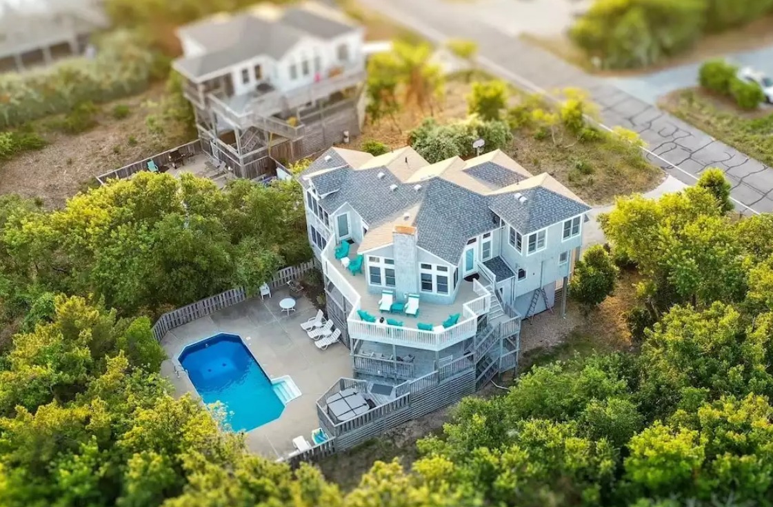 Escape to These Stunning Vacation Homes in North Carolina