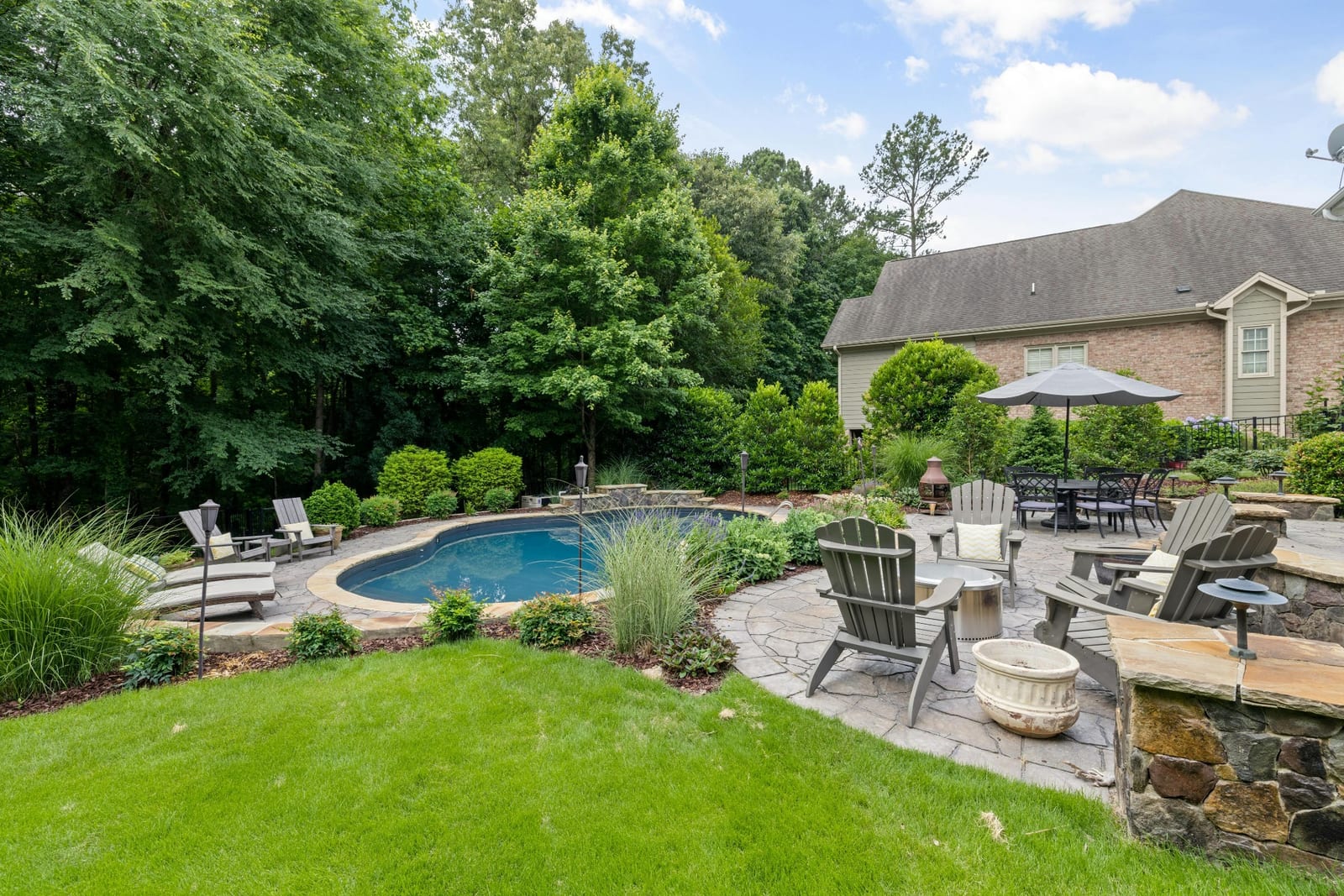 Best Vacation Rentals With Outdoor Spaces for Summer BBQs