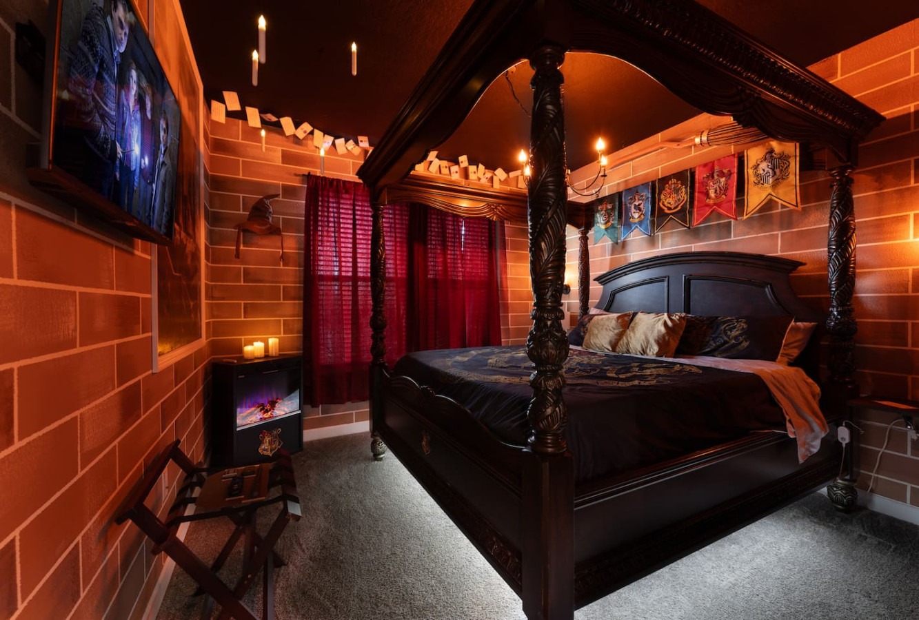 Spooky Vacation Rentals to Book for Halloween 2025