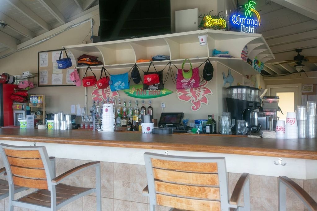 JAMAICA JOE'Z Beach Bar