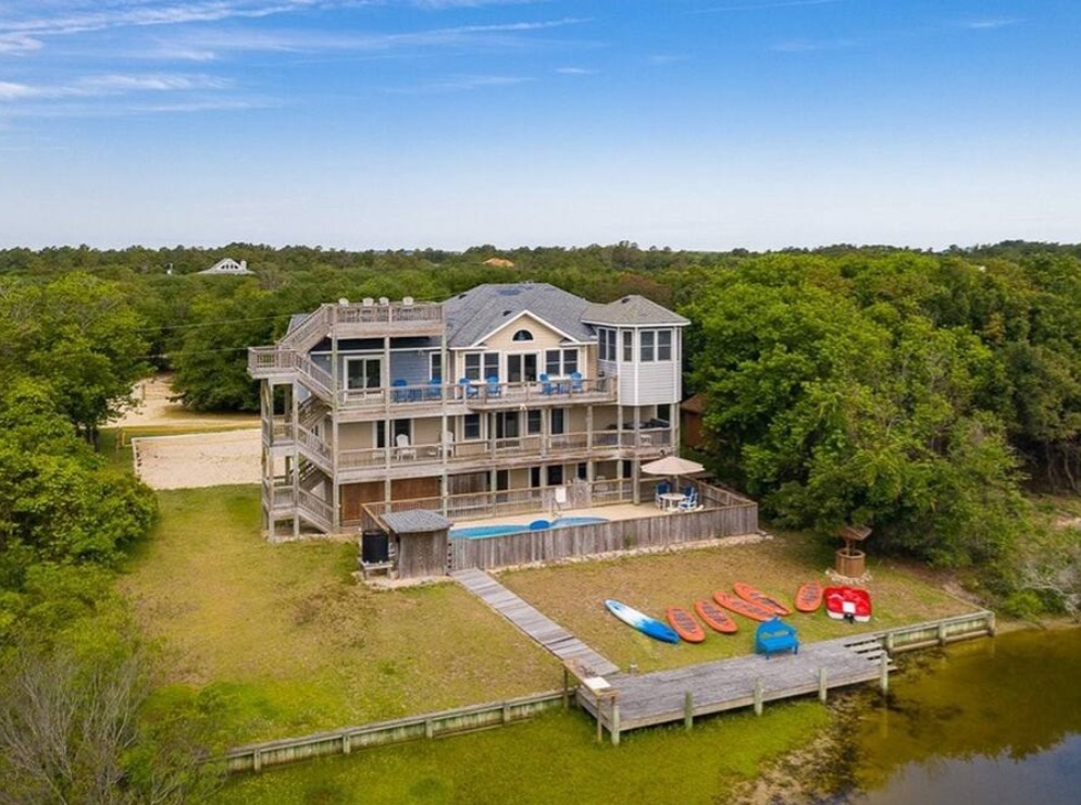 Escape to These Stunning Vacation Homes in North Carolina