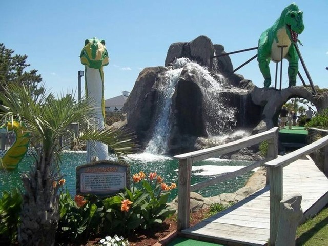 Go Putt Putt Golfing