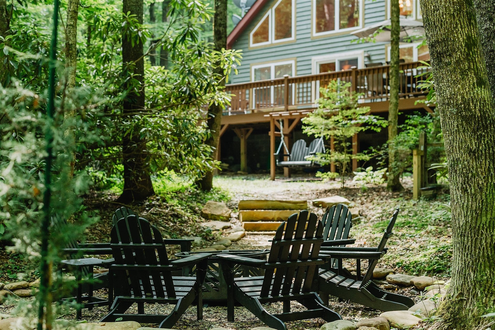Mountain cabin with hot tub and fire pit