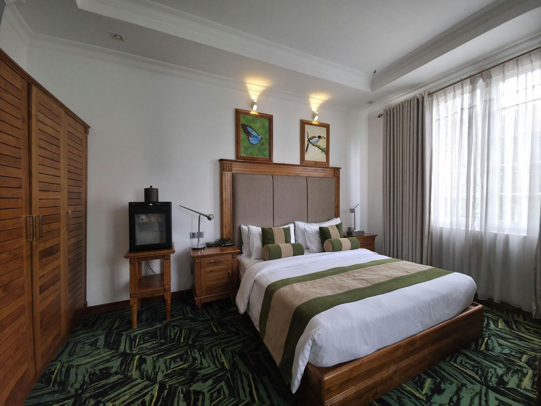 Managing bad guest reviews to build trust with future bookings