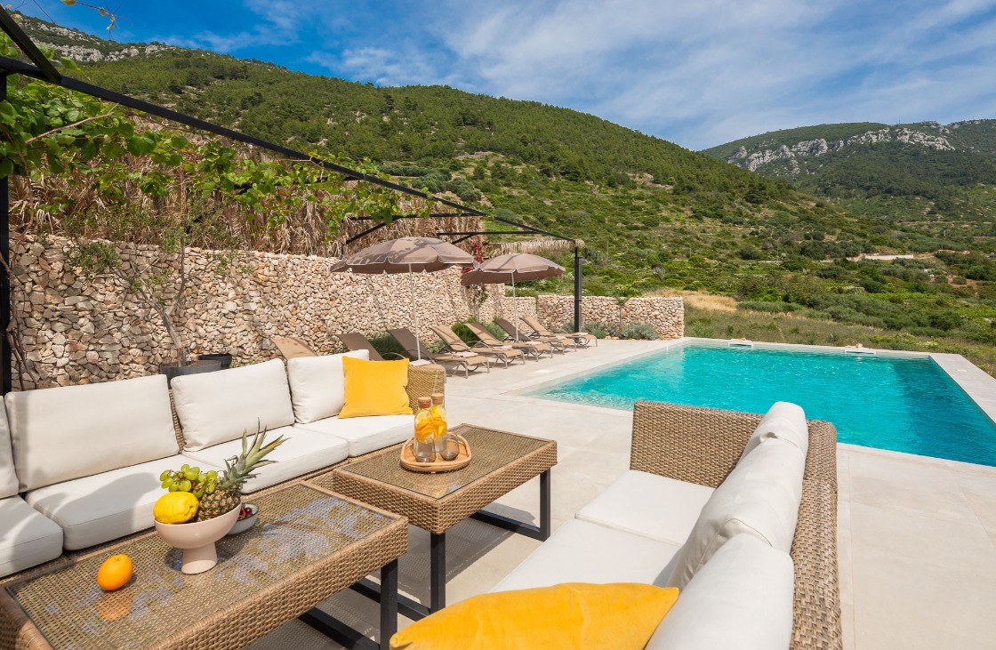 Epic House Party Rentals for an Exclusive Event